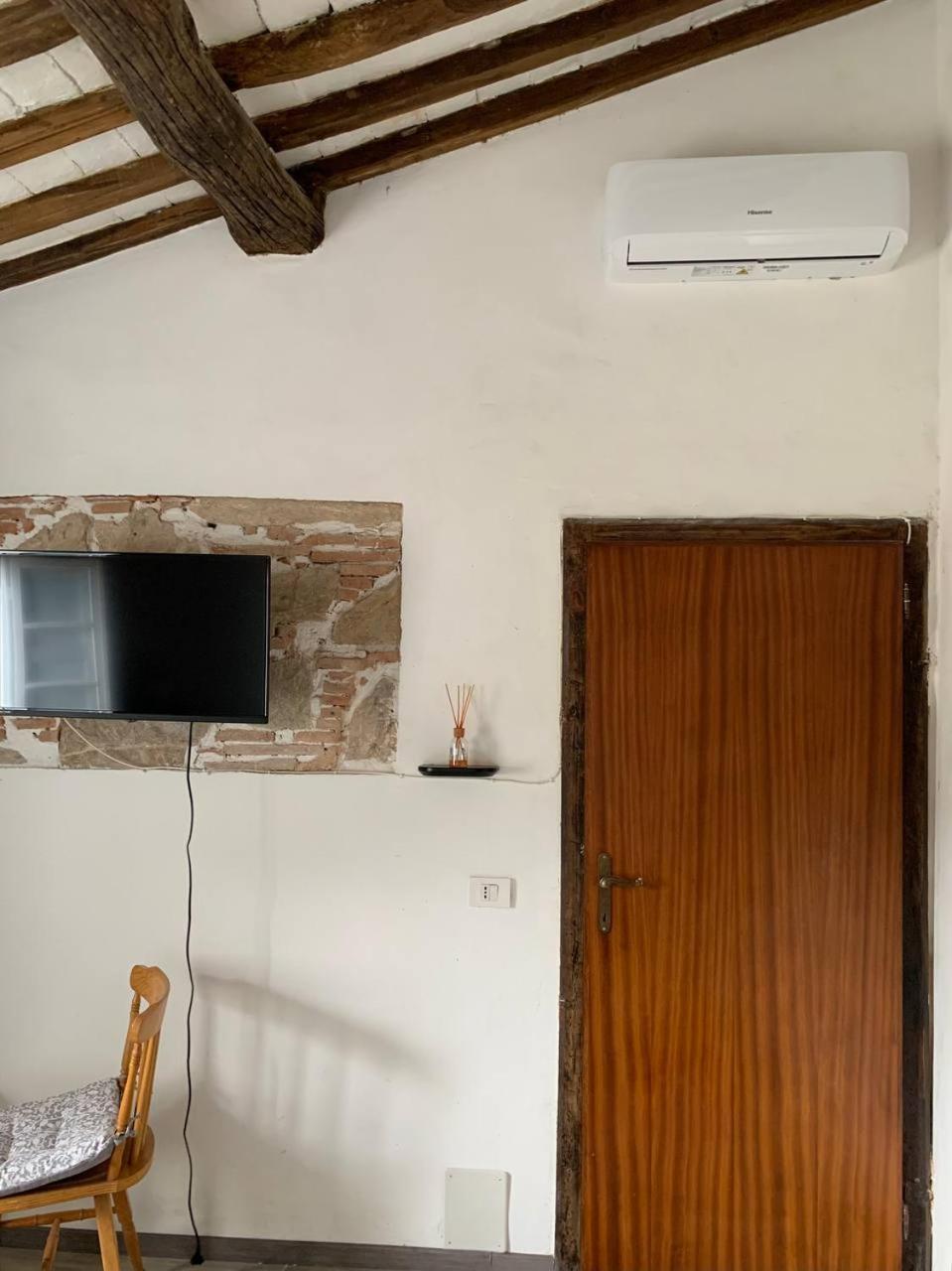 Well Apartment Filettole Luaran gambar